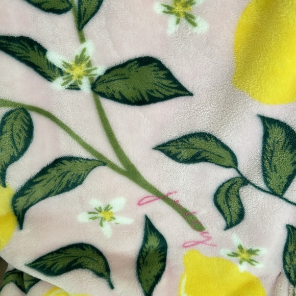 Juicy Couture Plush Throw Blanket with Lemons - NWT - Picture 4 of 7